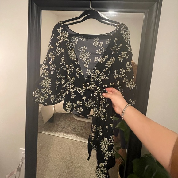 WORN ONCE FashionNova Black Rushed Lantern Sleeve Wrap Blouse - Picture 5 of 11